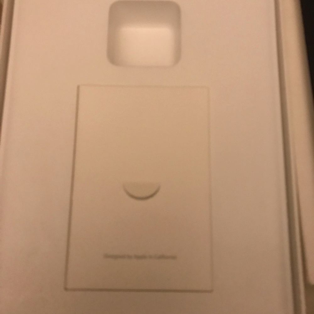 Apple IPAD - Picture 3 of 8